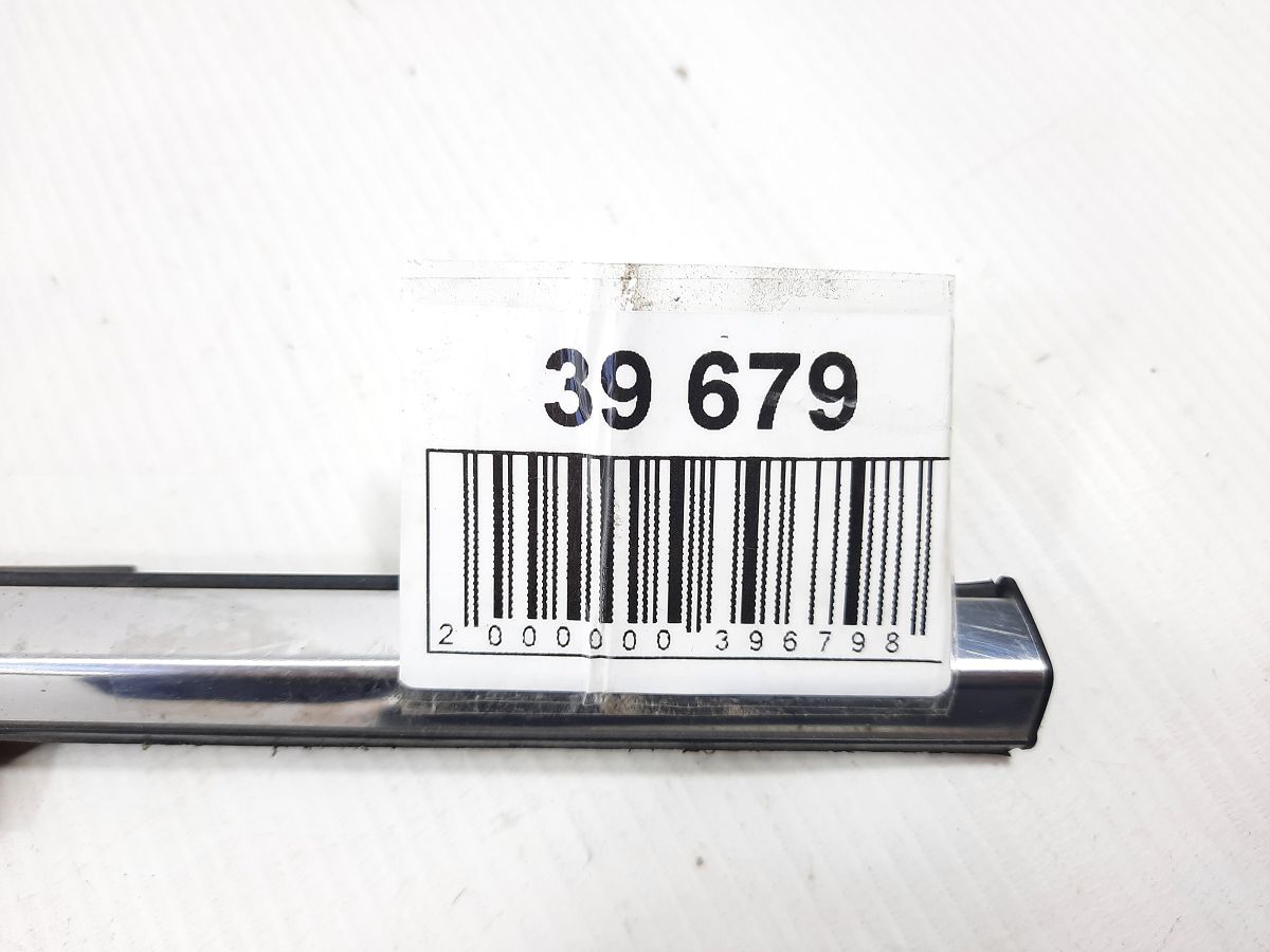 6 Ущільнювальна гумка скла двері передньої правої зовнішня (хром) Mazda 6 2014-2020 GHP950640F Mazda 6 4