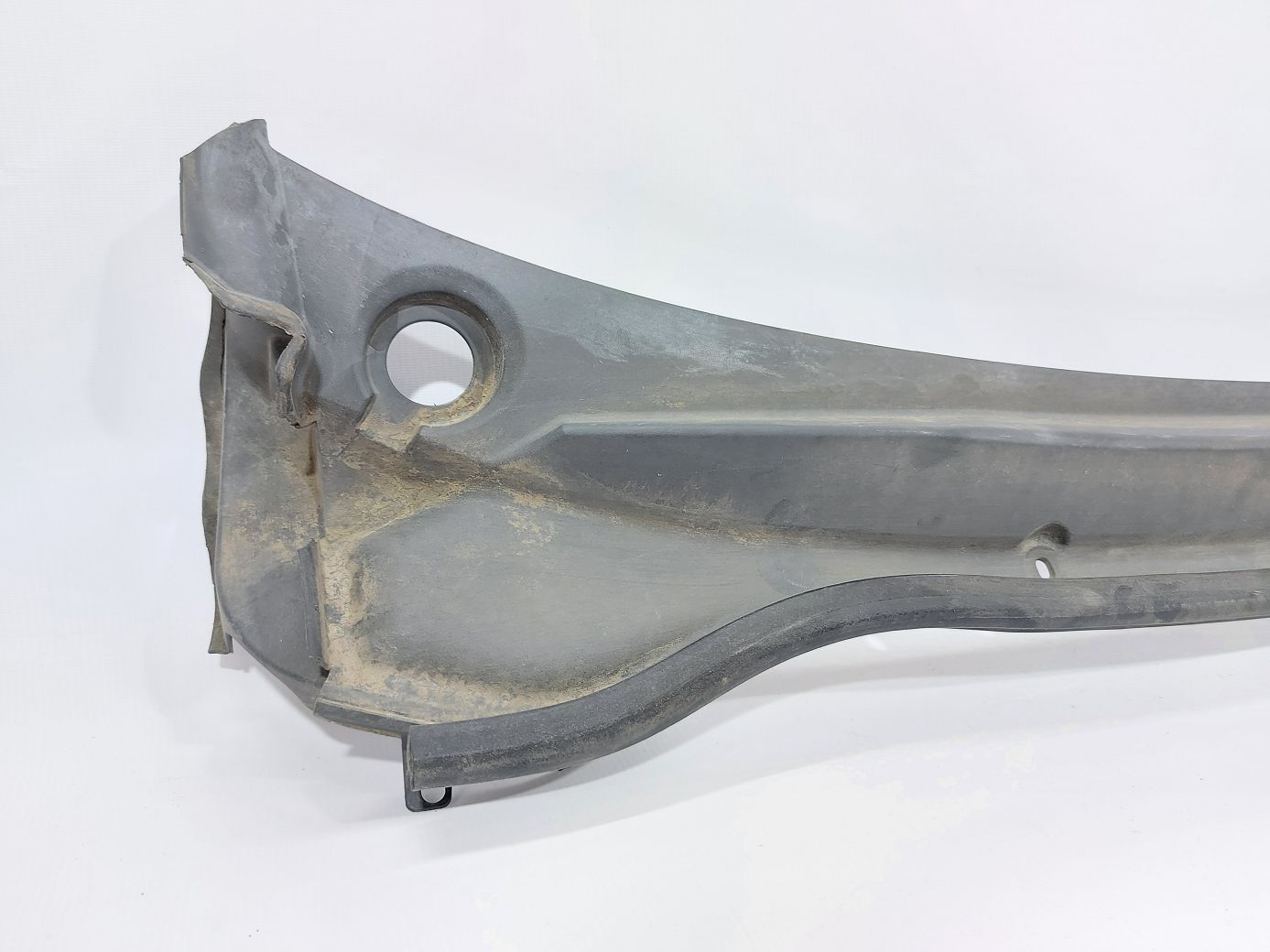 Volt Накладка під лобове скло Chevrolet Volt 2011-2015 22908553 Chevrolet Volt 3