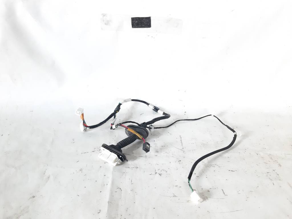 Camry. Проводка дверей задньої лівої Toyota Camry 2007-2011 8215406320 Toyota Camry