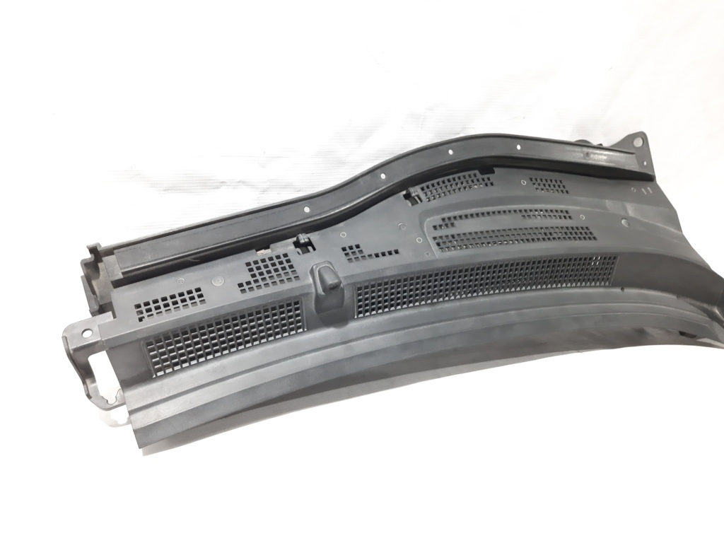 3 Повітропровід під лобове скло правий Mazda 3 2014-2018 BJS7507R0A Mazda 3 3