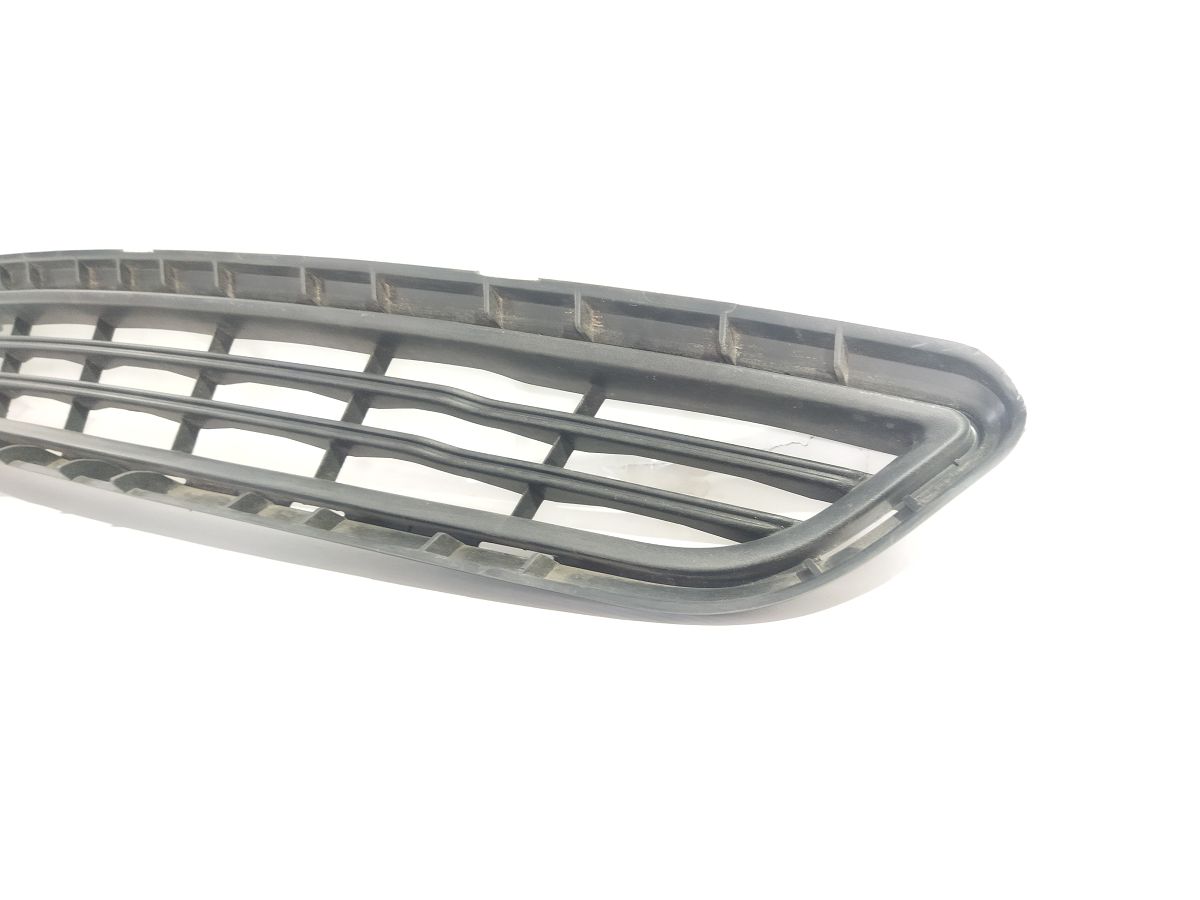 Fiesta Решётка бампера переднего нижняя Ford Fiesta 2014-2019 D2BZ17K945BC Ford Fiesta 3