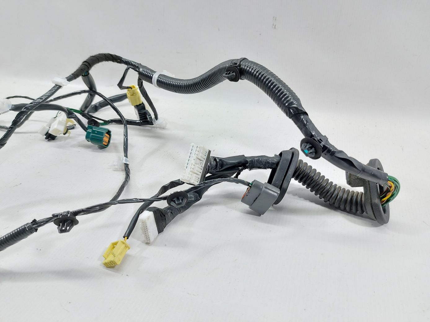 Rogue Проводка дверей передньої правої Nissan Rogue 2014-2020 241245HA0B Nissan Rogue 2