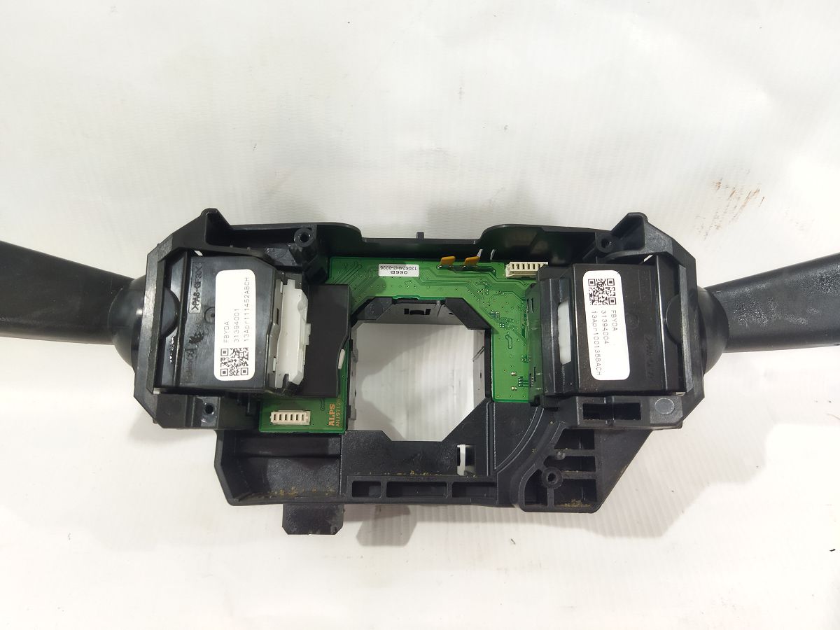 S60 Підрульовий перемикач (гітара) Volvo S60 2011-2018 31456045 Volvo S60 4 S60 Підрульовий перемикач (гітара) Volvo S60 2011-2018 31456045 Volvo S60 4