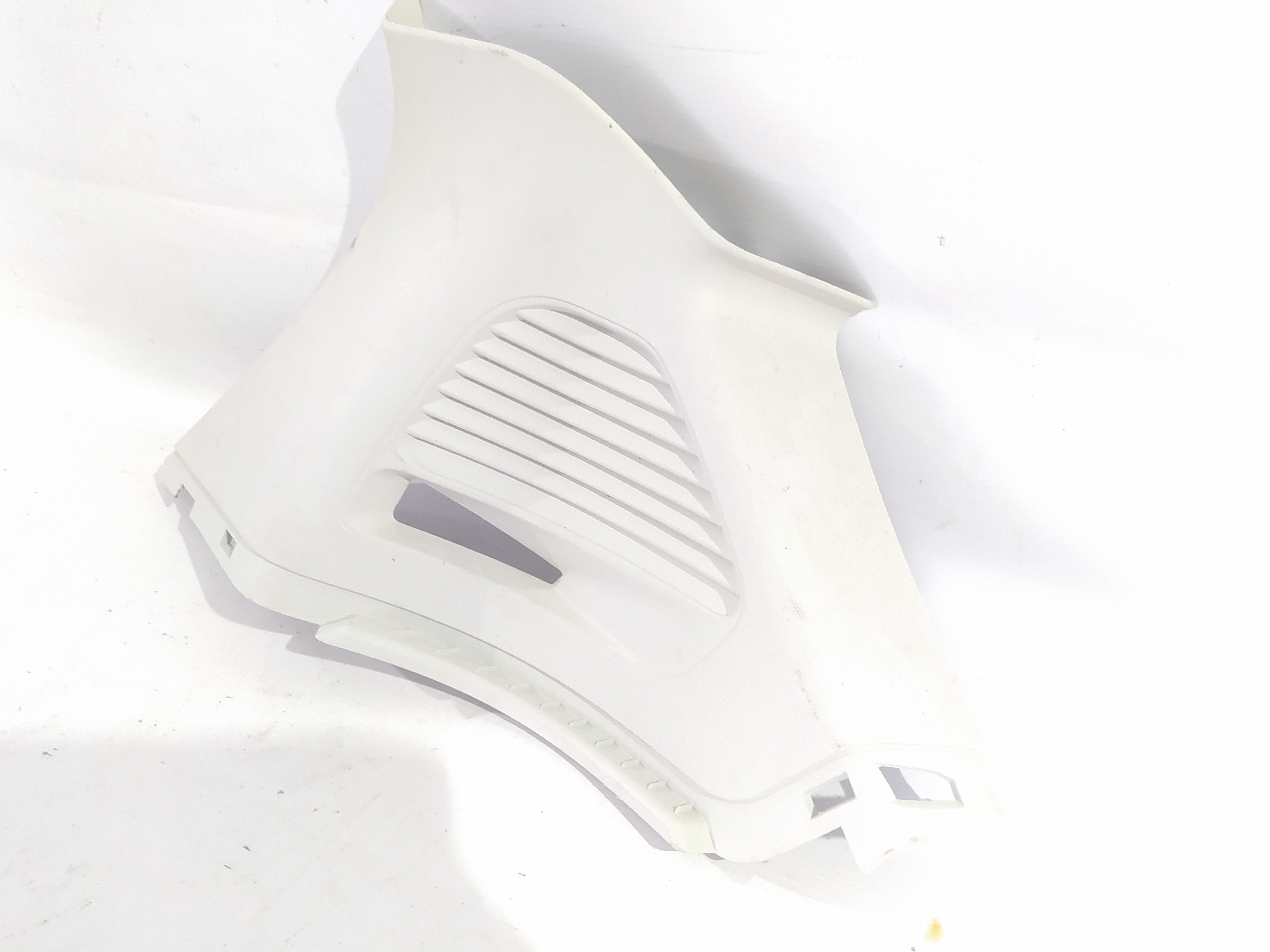 C-max Обшивка багажного відділення Ford C-Max ліва 2013-2018 DM5Z5831011AA Ford C-Max 3