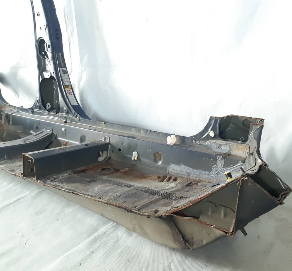 Camry Поріг (метал) лівий Toyota Camry 2012-2017 6130606907 Toyota Camry 9