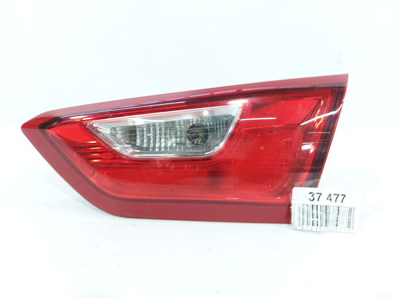 Malibu. Ліхтар кришки багажника правий Chevrolet Malibu 2016-2021 84130997 Chevrolet Malibu