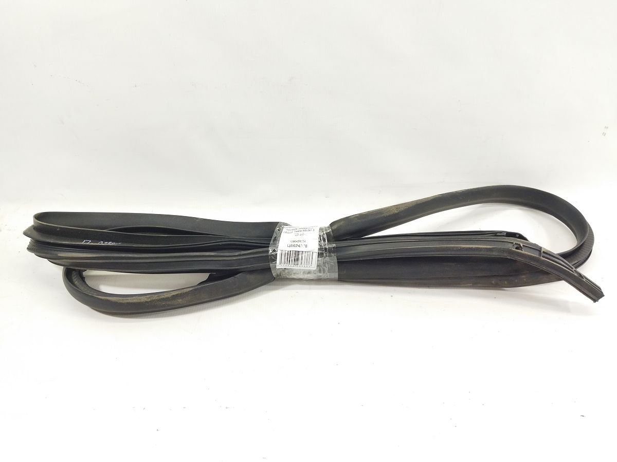 Model 3 Уплотнитель дверного проема передний левый Tesla Model 3 2020-2024 109049900К Tesla Model 3 2