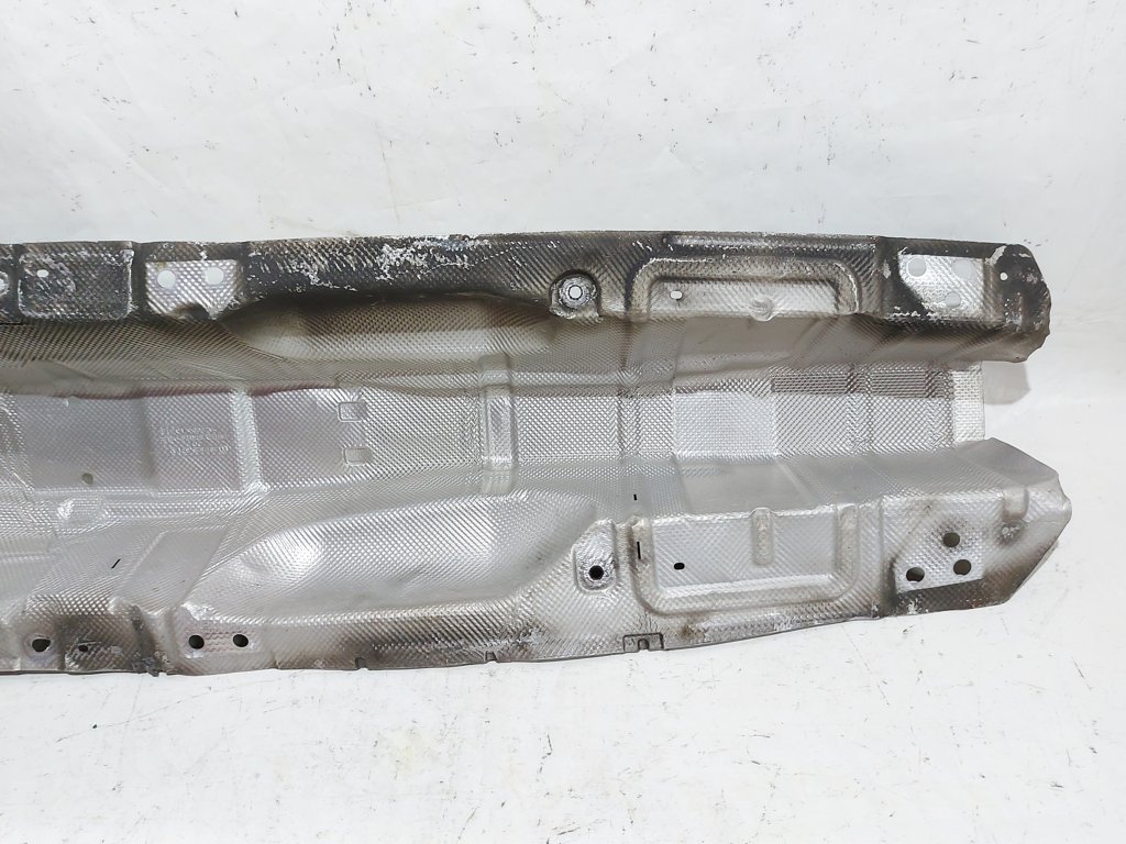 Passat s Термоэкран средней части глушителя Volkswagen Passat S 2012-2018 561825721 Volkswagen Passat S 6