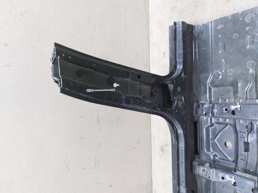 7 series Центральна стійка права (метал) BMW 7 2012 41217218594 BMW 7 8