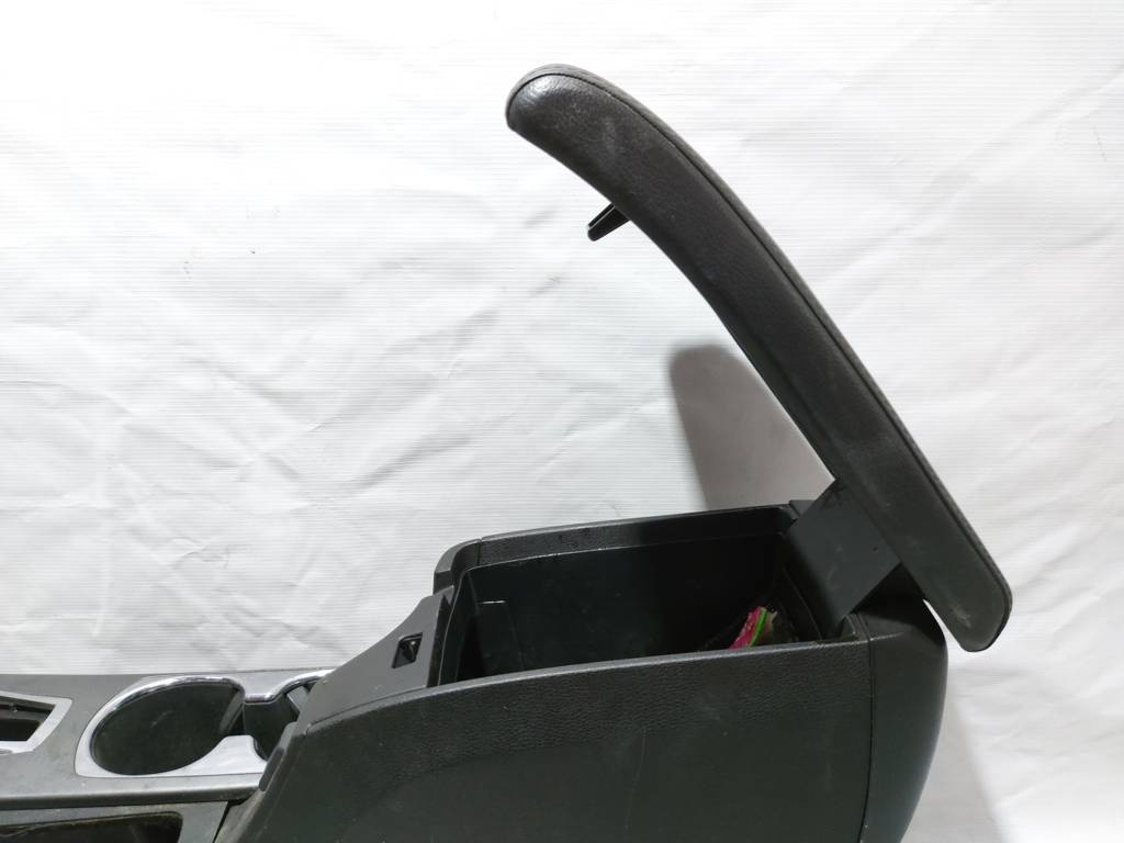 Ilx Консоль центральна з підлокітником Acura ILX 2013-2020 83450TX6A02ZC Acura ILX 4