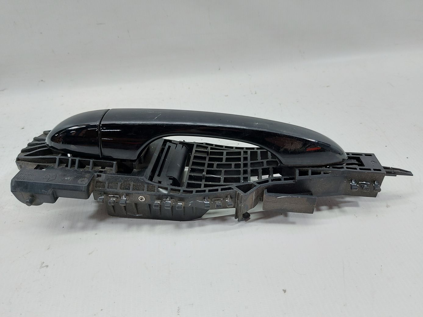 Dart Ручка дверей передньої правої зовнішня (чорна) Dodge Dart 2013-2016 68086818AC Dodge Dart 3