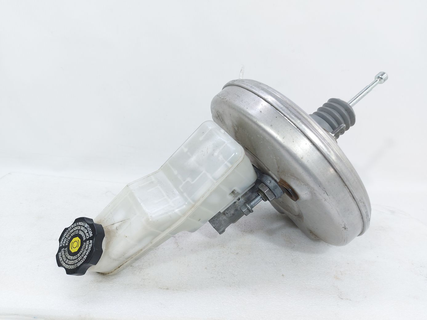 Malibu Головний гальмівний циліндр Chevrolet Malibu 2016-2021 84118574 Chevrolet Malibu 4