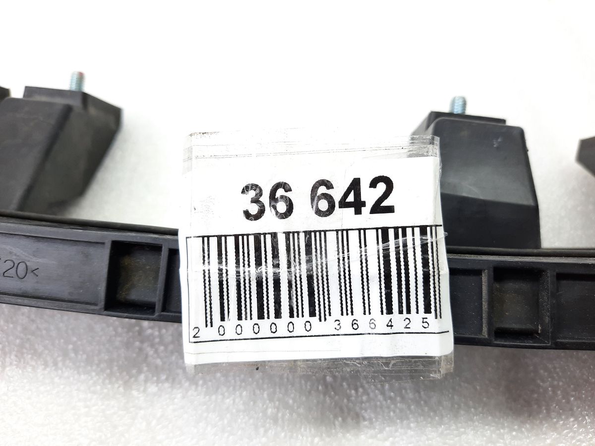 500 Напрямна скло дверей передньої лівої Fiat 500 2012-2018 68070263AA Fiat 500 14