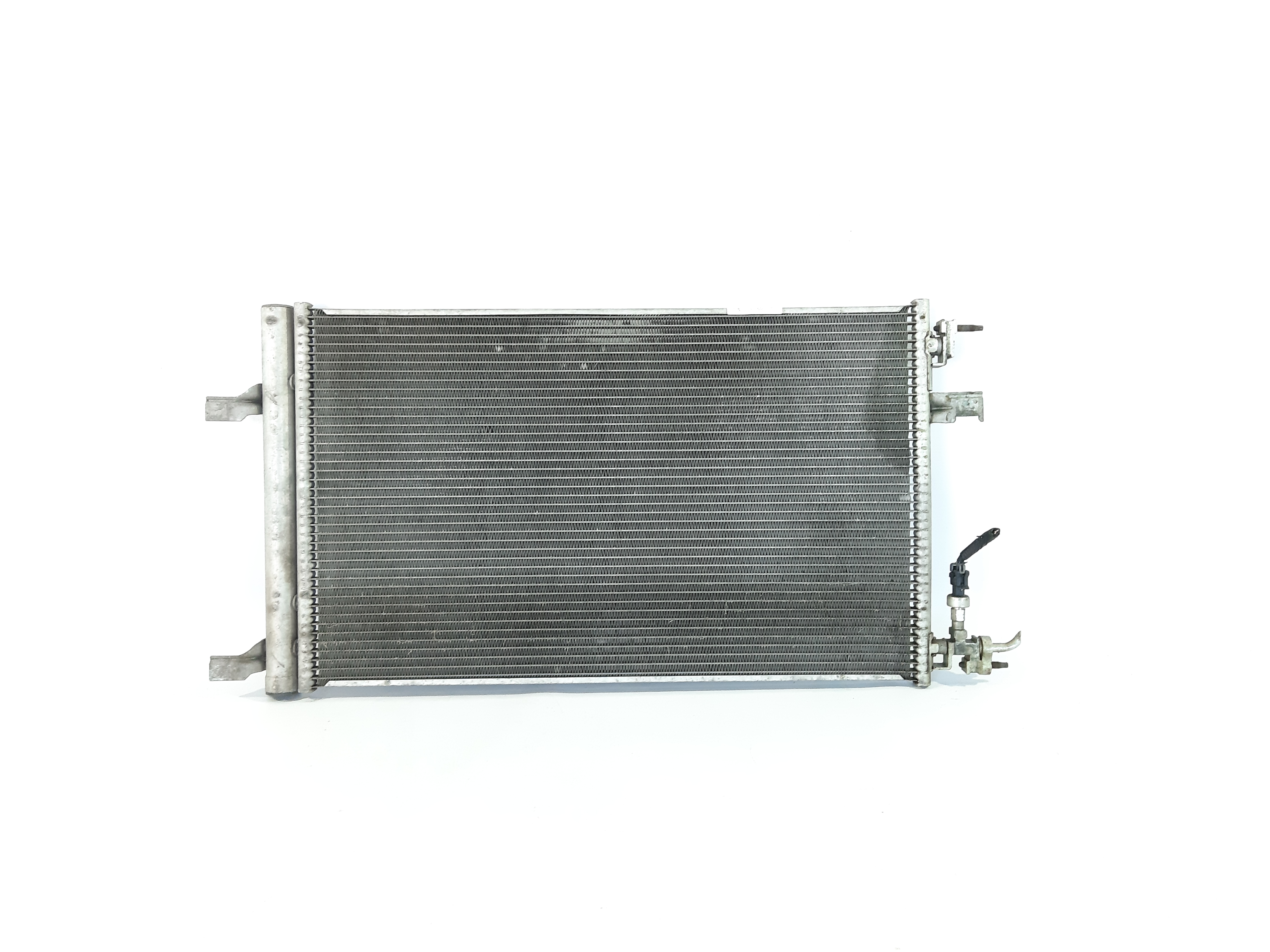 Lacrosse. Радіатор кондиціонера Buick Lacrosse 2015-2016 23305638 Buick Lacrosse