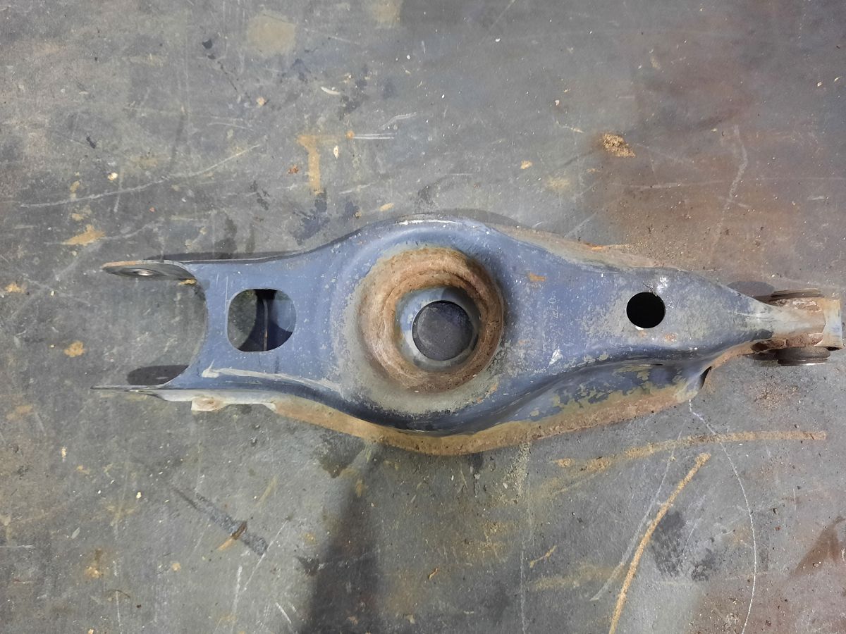 Charger Важіль задній нижній лівий (під пружину) Dodge Charger 2006-2021 68229216AB Dodge Charger 2 Charger Важіль задній нижній лівий (під пружину) Dodge Charger 2006-2021 68229216AB Dodge Charger 2