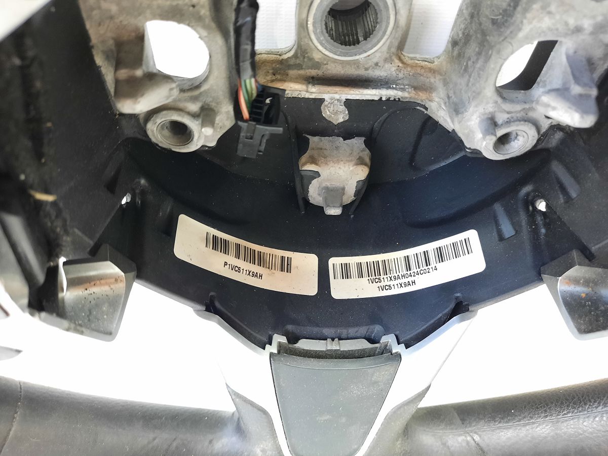 200 limited Рульове колесо Chrysler 200 Limited 2015-2017 5VF12DX9AA Chrysler 200 Limited 3
