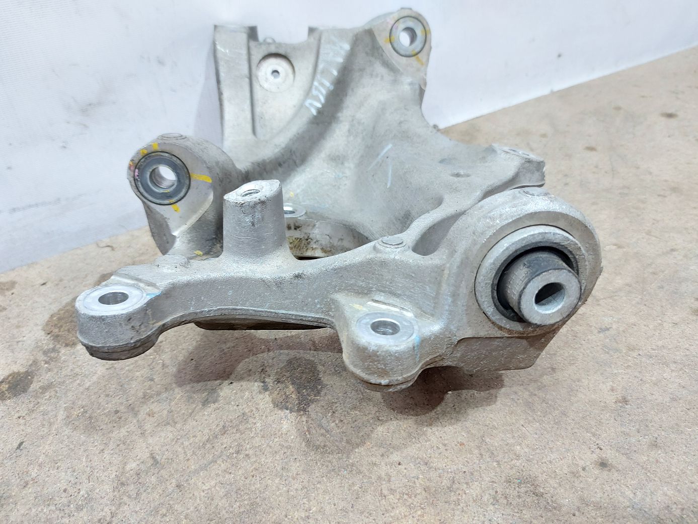 Malibu Поворотный кулак задний левый Chevrolet Malibu 2013-2015 23432048 Chevrolet Malibu 8