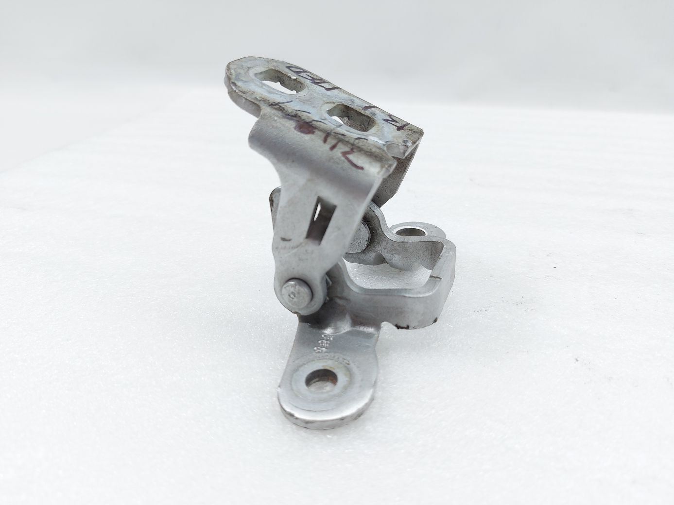 Patriot Петля двері передньої лівої верхня Jeep Patriot 2007-2017 5074257AB Jeep Patriot 3 Patriot Петля двері передньої лівої верхня Jeep Patriot 2007-2017 5074257AB Jeep Patriot 3