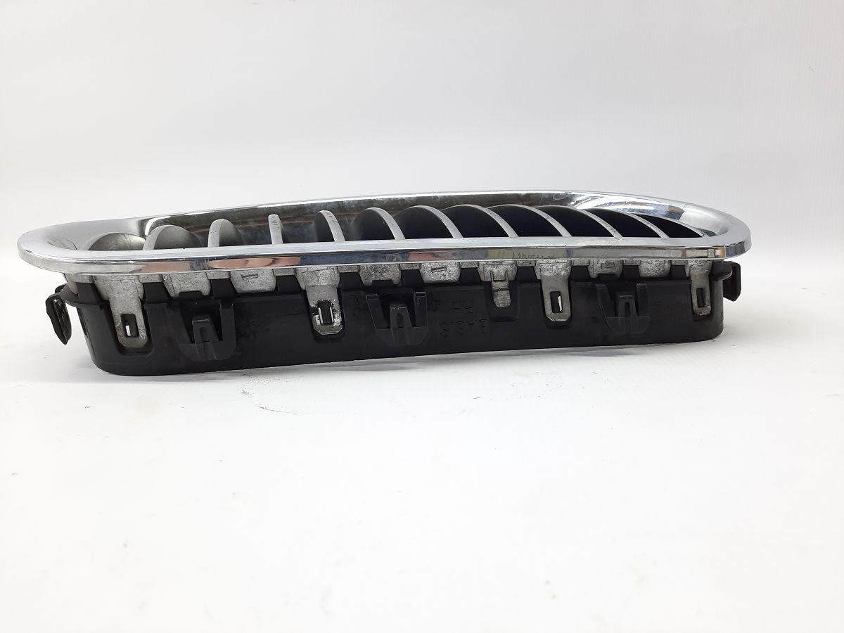 5 series Решітка бампера верхня права (ніздря) BMW 5 series 2011-2013 51137261356 BMW 5 series 5
