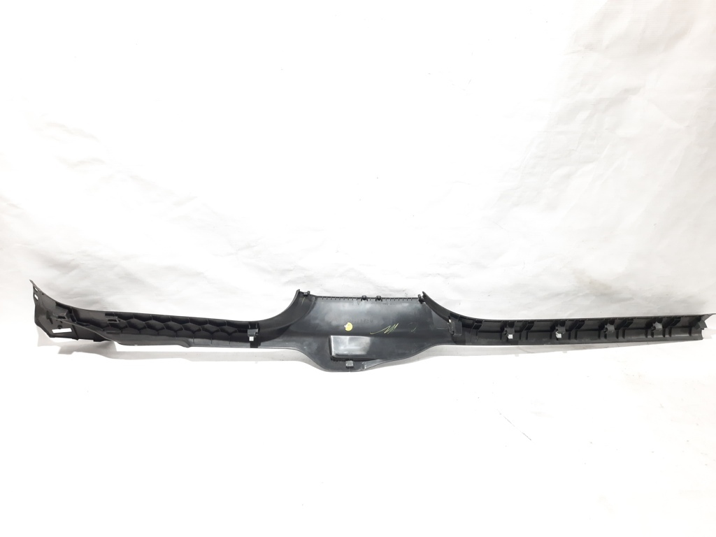 Passat s Обшивка порога внутрішня права Volkswagen Passat S 2012-2019 561853372C82V Volkswagen Passat S 14