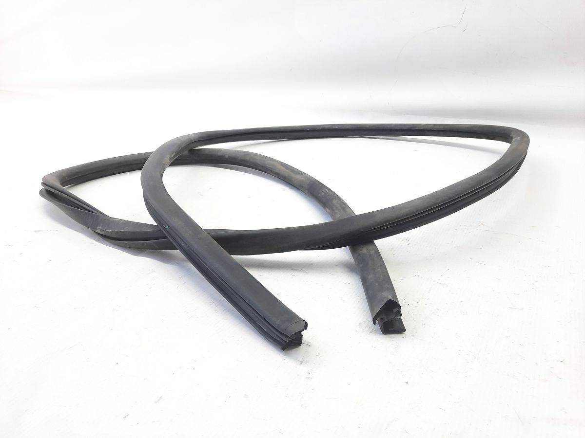 Dart Ущільнювальна гумка отвору дверей задньої лівої/правої Dodge Dart 2013-2019 68085078AF Dodge Dart 2