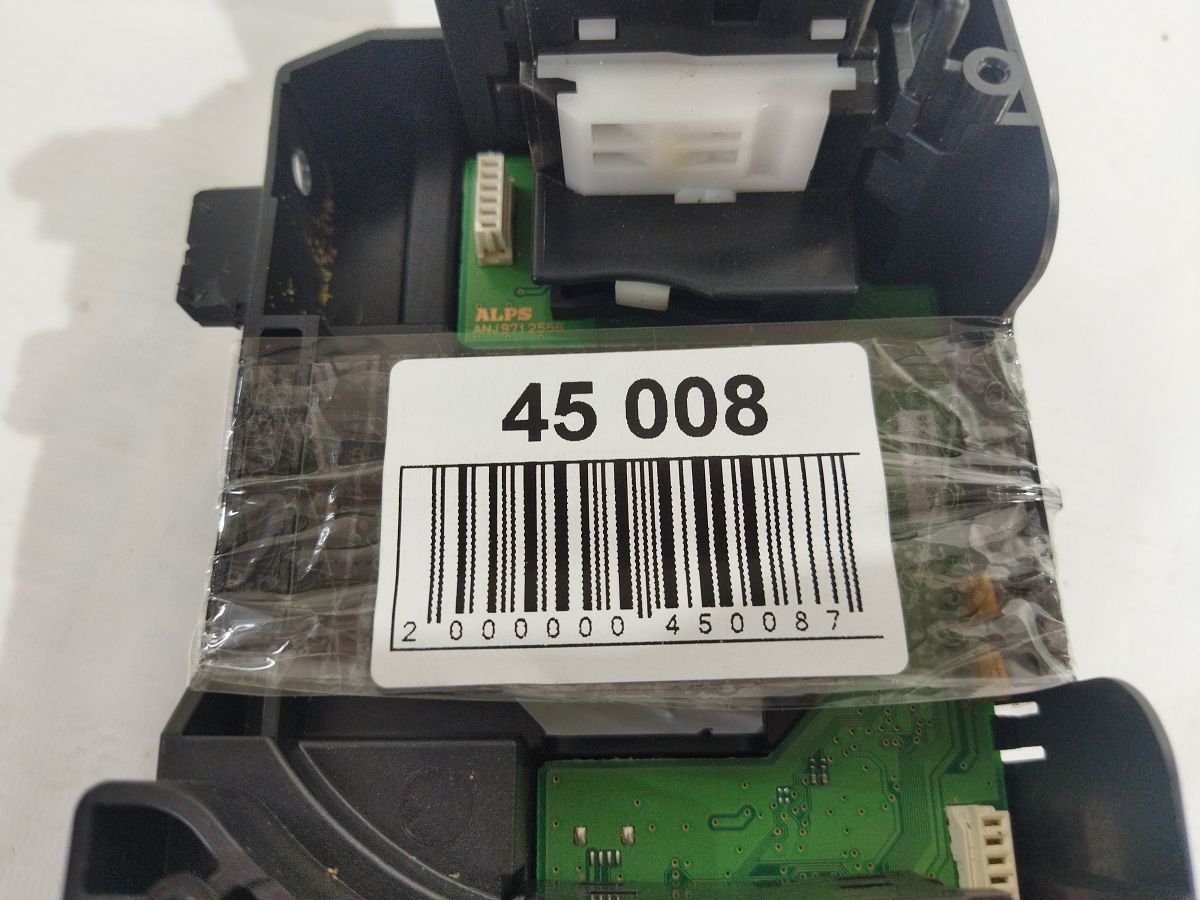 S60 Підрульовий перемикач (гітара) Volvo S60 2011-2018 31456045 Volvo S60 9 S60 Підрульовий перемикач (гітара) Volvo S60 2011-2018 31456045 Volvo S60 9