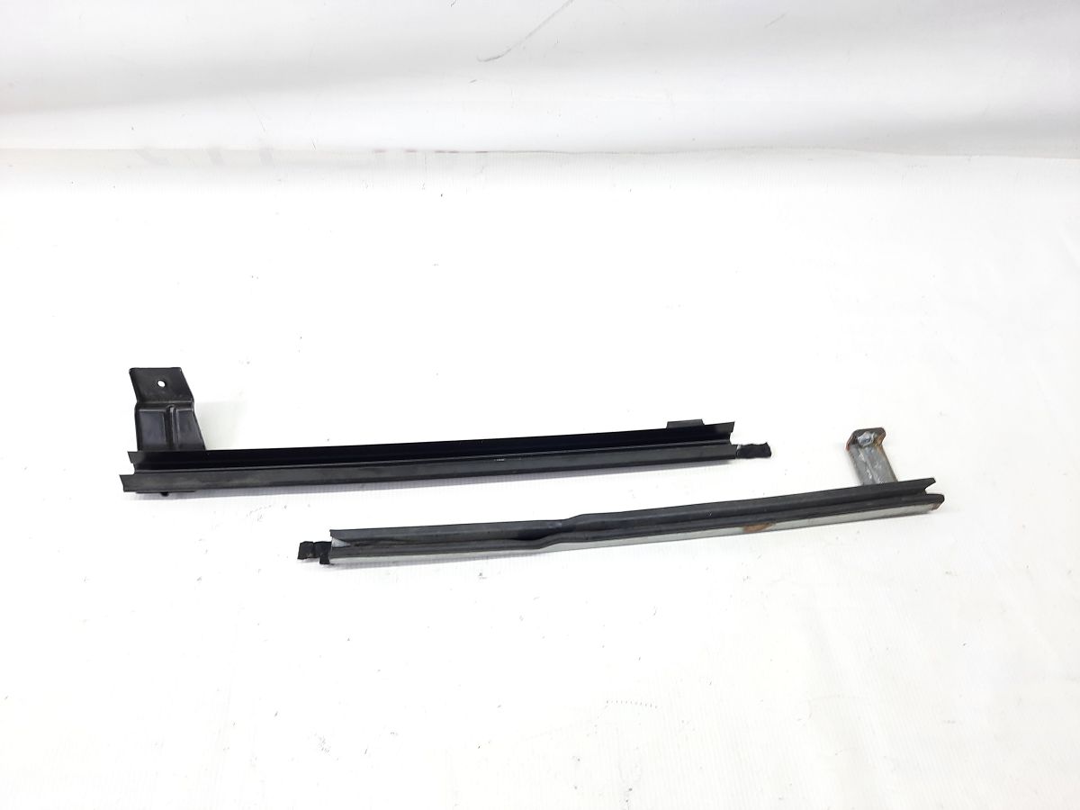 Cube Направляющая стекла двери передней правой (салазки) к-кт Nissan Cube 2009-2014 803861FA0A Nissan Cube 2