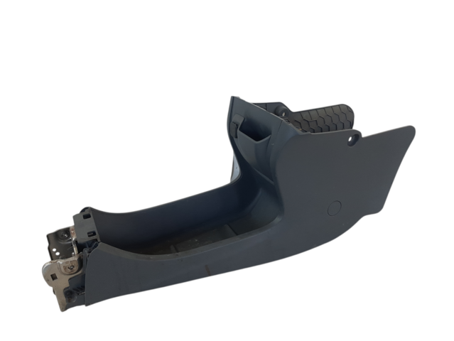 Bolt. Карман центральной консоли передний Chevrolet Bolt EV 2017-2021 42492279 Chevrolet Bolt EV