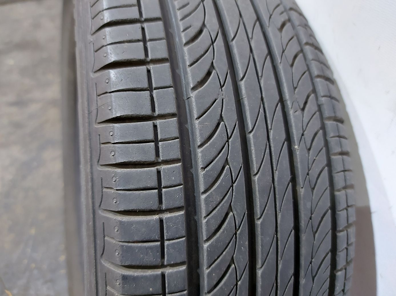  Гума Hankook Optimo 175/65R15 (Honda Insight) 9