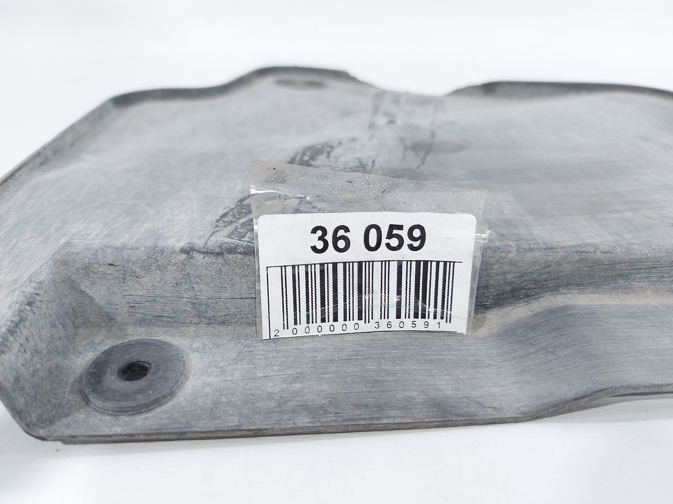 Dart Защитный экран топливного бака Dodge Dart 2013-2019 68144136AA Dodge Dart 4