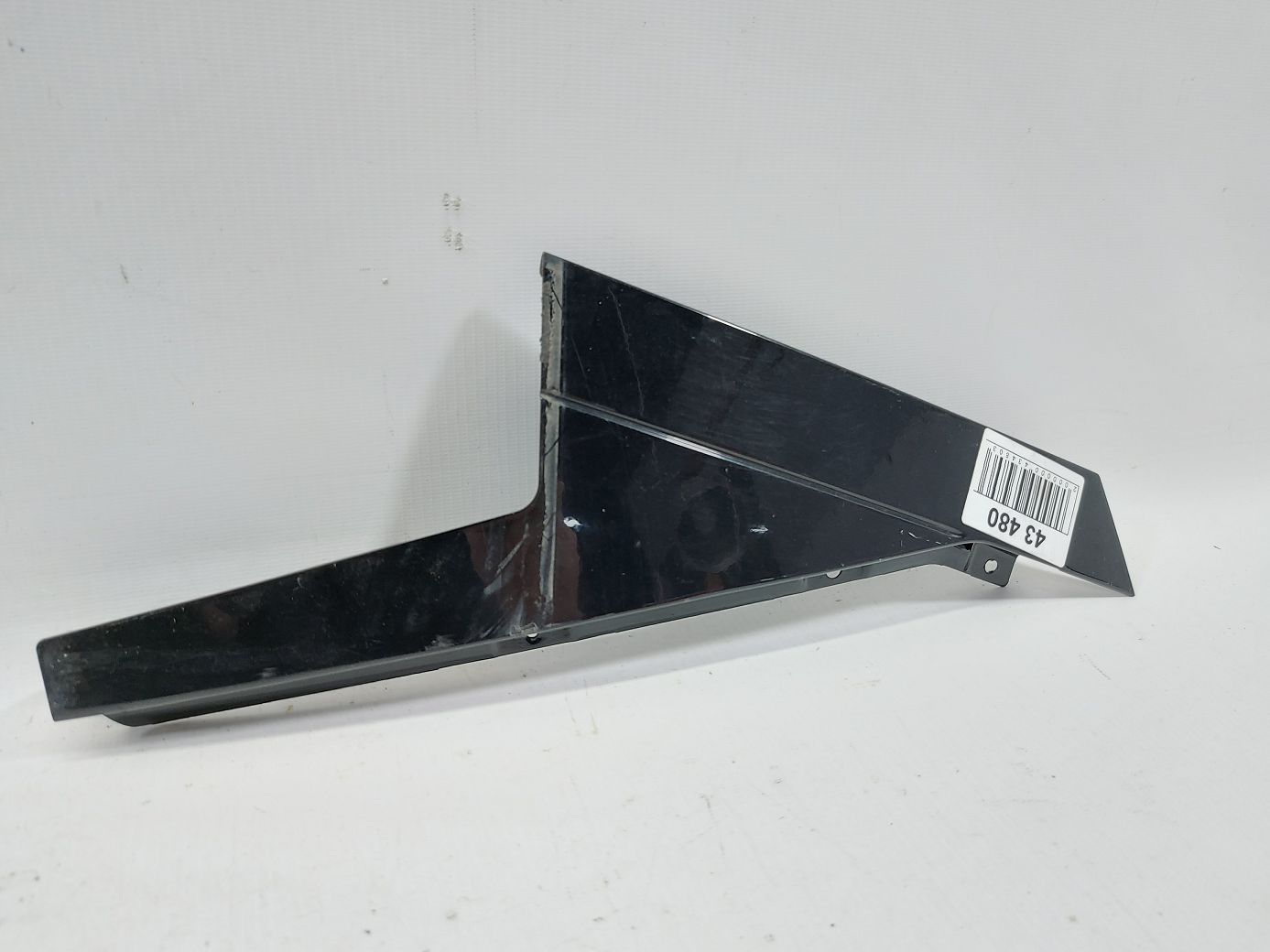 Dart. Кутник дверей задньої правої зовнішній Dodge Dart 2013-2016 68082734AF Dodge Dart