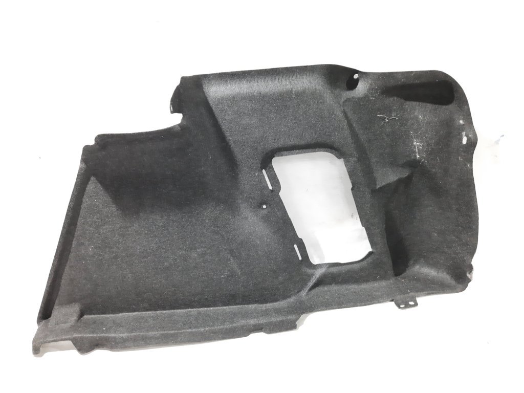 3. Обшивка багажного отделения правая Mazda 3 2014-2018 BHN168850A Mazda 3