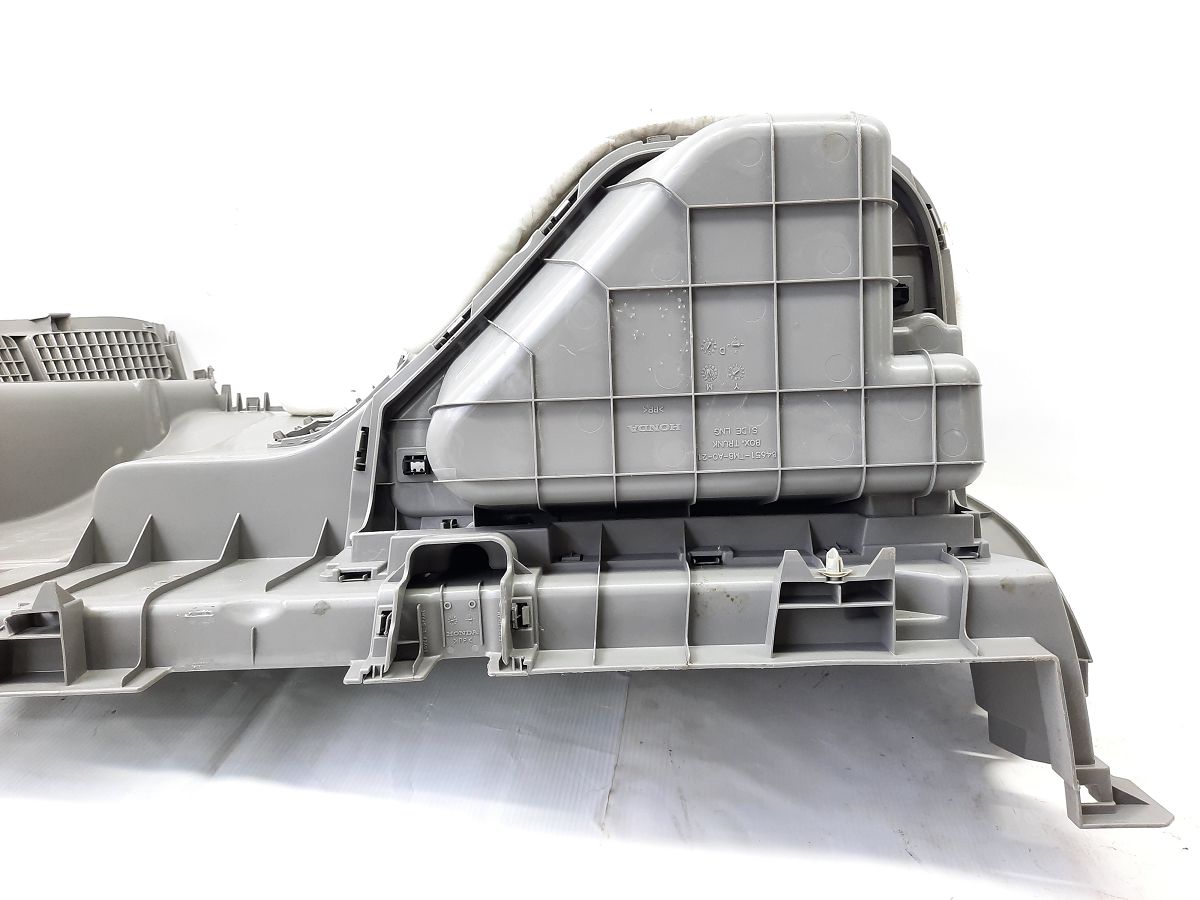 Insight Обшивка багажного відділення Honda Insight 2010-2011 84651TM8A01ZA Honda Insight 6