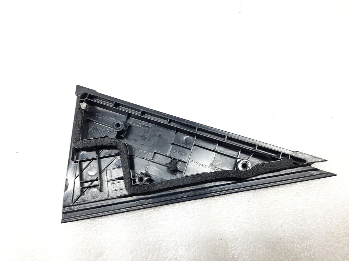 Soul Молдинг двері задньої лівої зовнішній (треуг) Kia Soul 2014-2019 83830B2000 Kia Soul 2