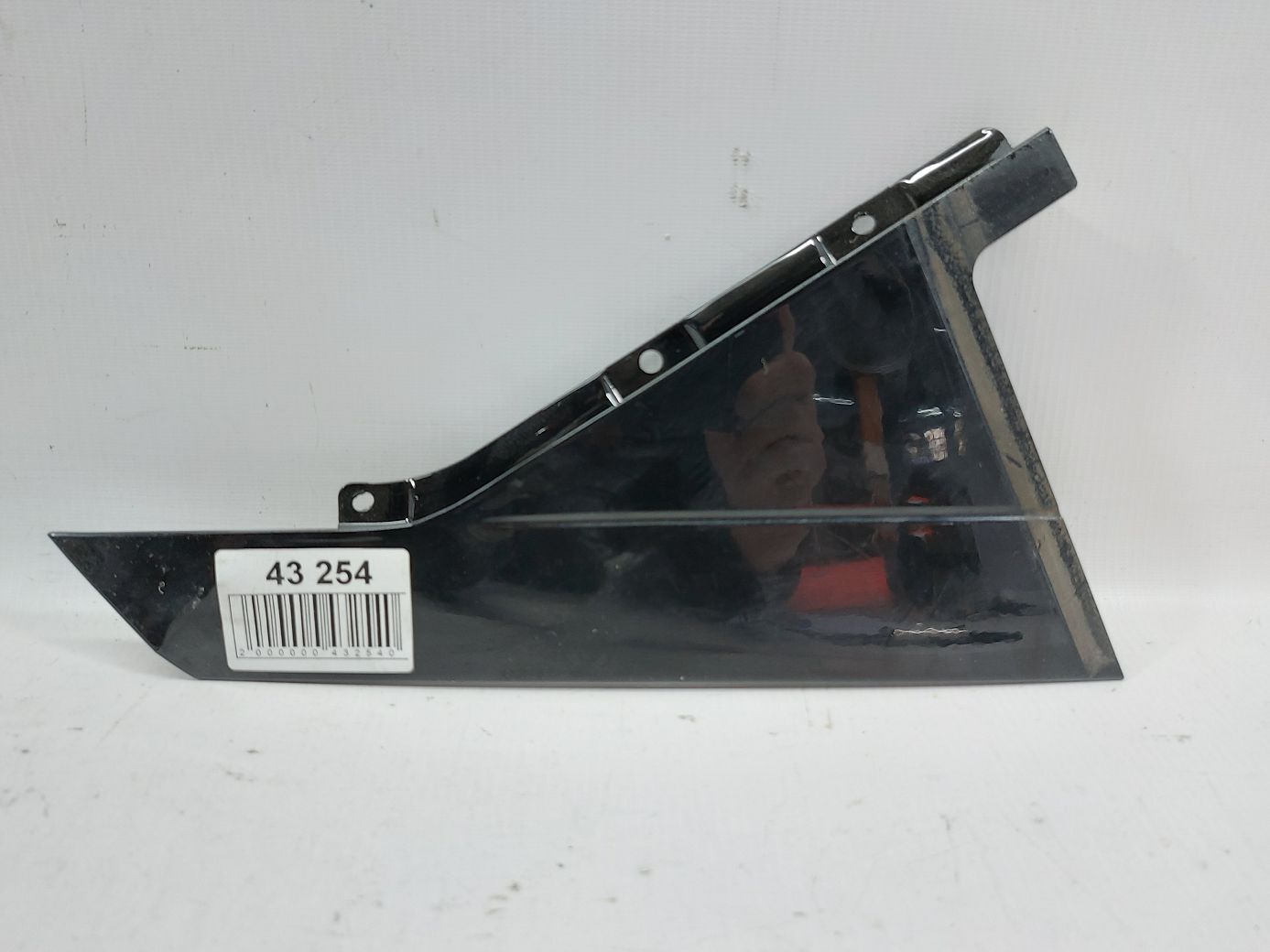 Товары с дефектами. Уголок двери задней правой (с дефектом) глянец Chrysler 200 2015-2017 68144238AA Chrysler 200