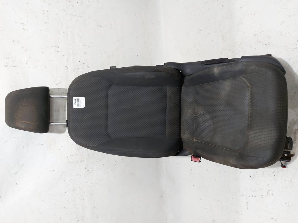 Passat s. Сидіння водія Volkswagen Passat S 2011-2018 5C6881105G Volkswagen Passat S