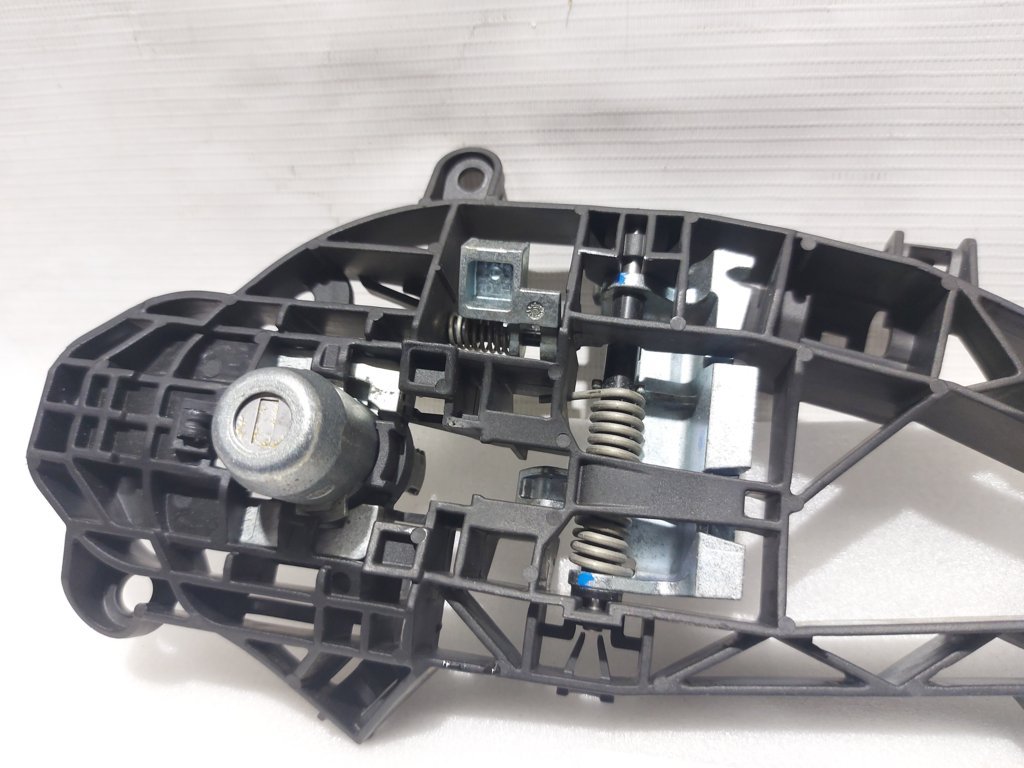 Cruze Кронштейн ручки двери задней левой Chevrolet Cruze 2016-2019 13506032 Chevrolet Cruze 2