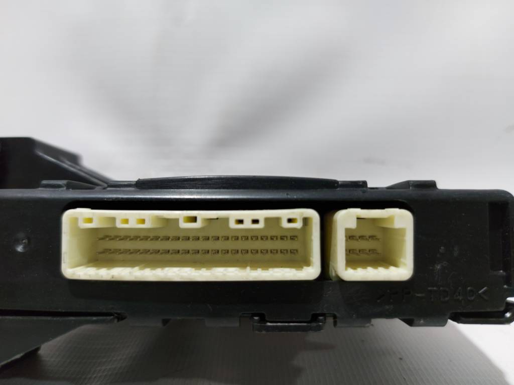 Prius c Блок управління клімат-контролем Toyota Prius C 2012-2014 8865052801 Toyota Prius C 5