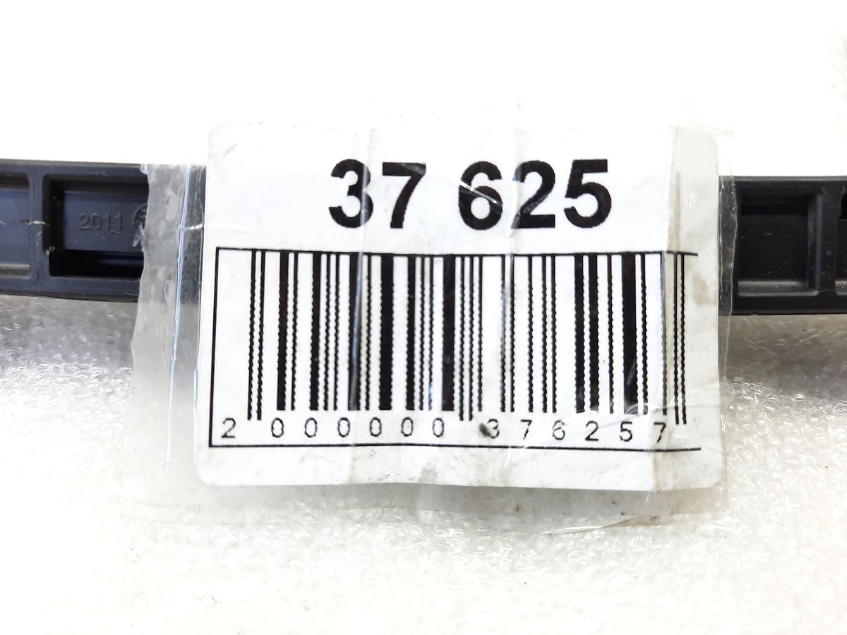 Sonata Напрямне скло дверей задньої лівої (салазки) Hyundai Sonata 2011-2015 835353S000 Hyundai Sonata 9