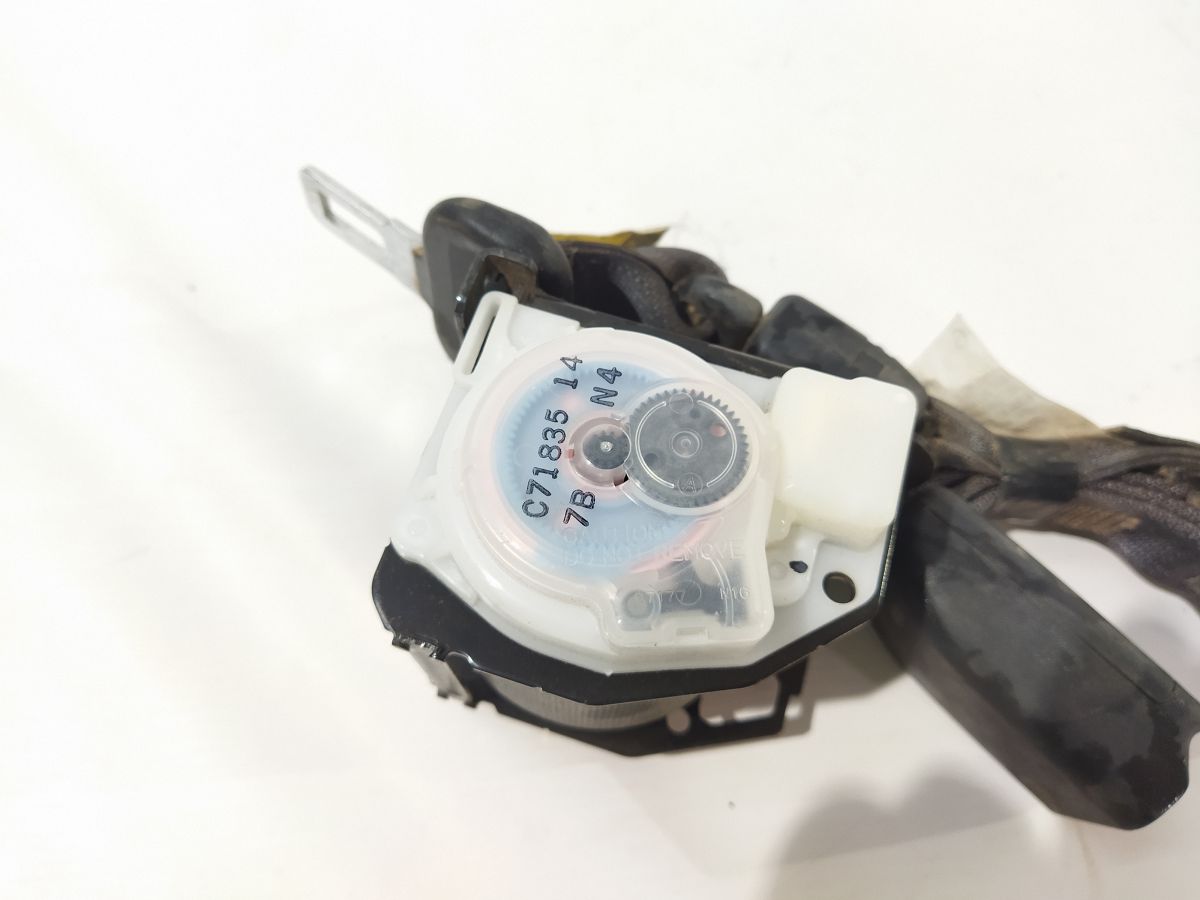 Forester Ремінь безпеки центральний задній Subaru Forester 2014-2018 64680SG021VH Subaru Forester 4