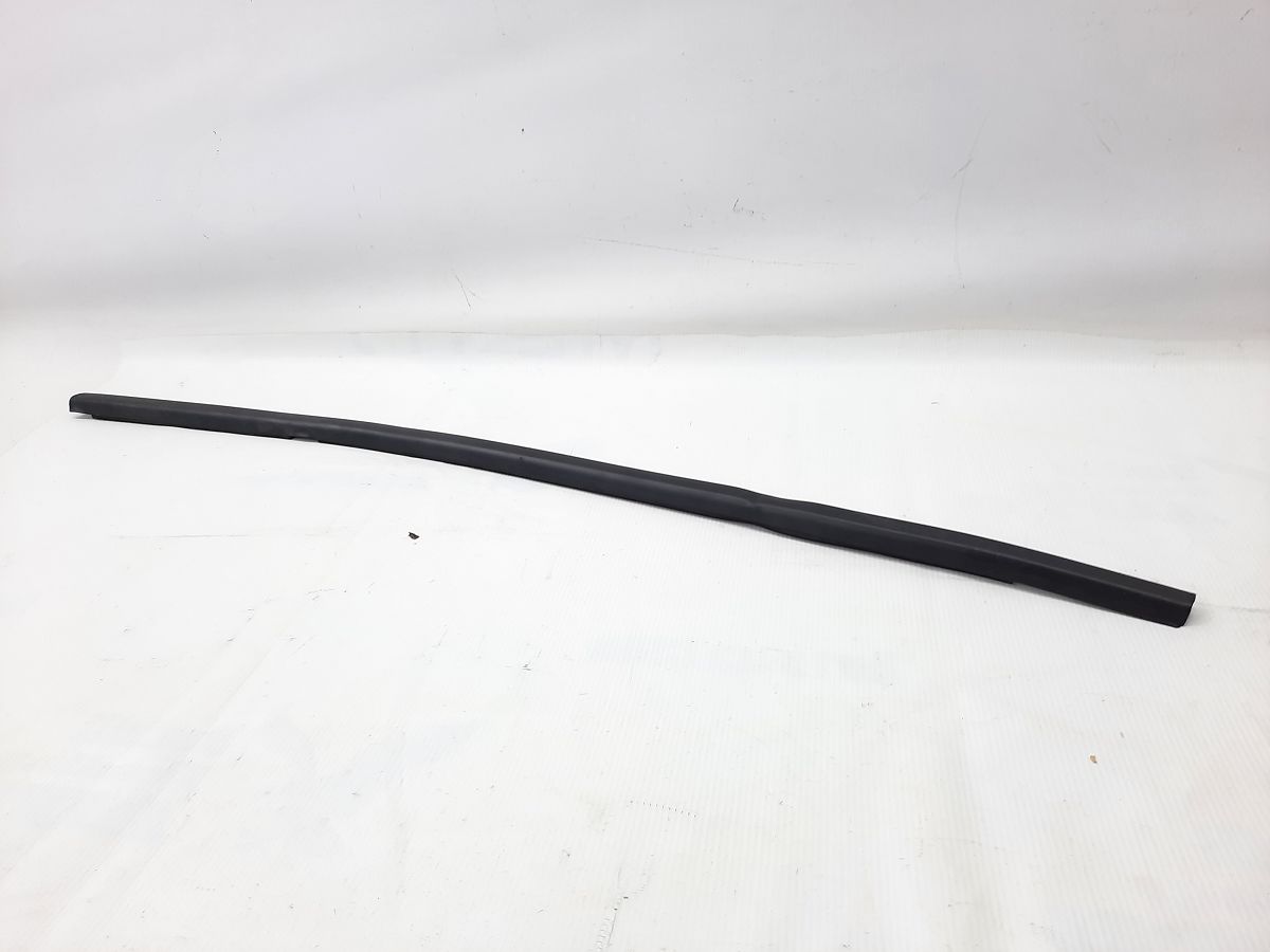 Focus. Ущільнювальна гумка скла зовнішніх задніх лівих дверей Ford Focus 2012-2018 BM5Z5825861B Ford Focus Focus. Ущільнювальна гумка скла зовнішніх задніх лівих дверей Ford Focus 2012-2018 BM5Z5825861B Ford Focus