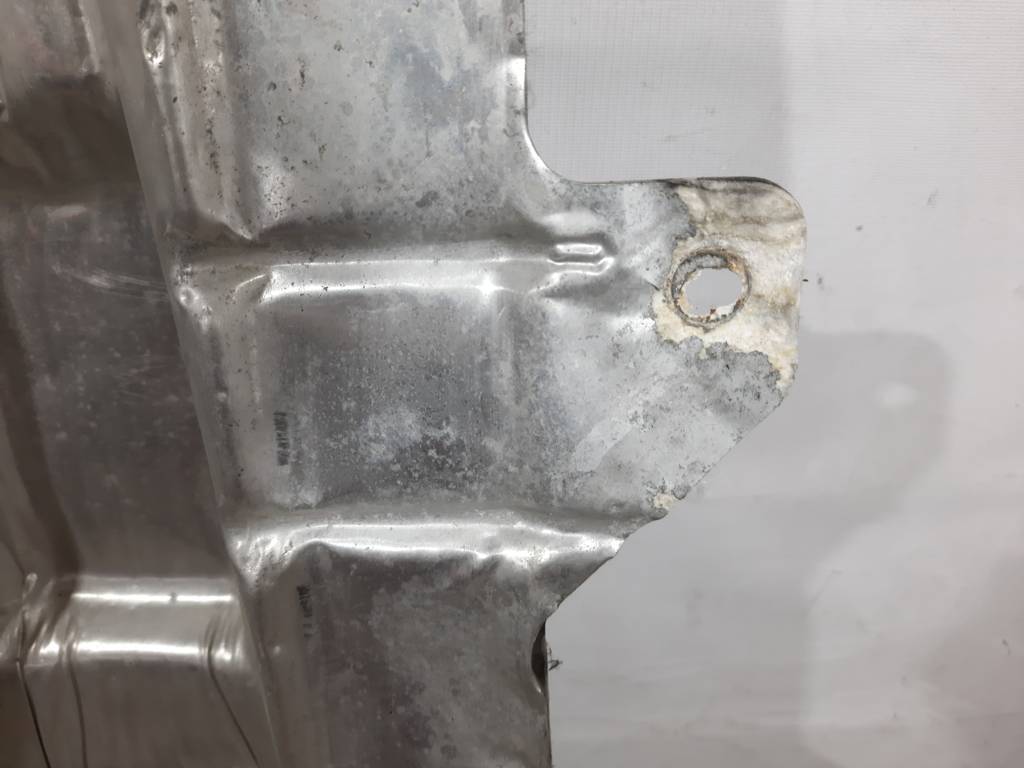 Dart Термозахист вихлопної труби середньої частини Dodge Dart 2013-2019 68086787AE Dodge Dart 4