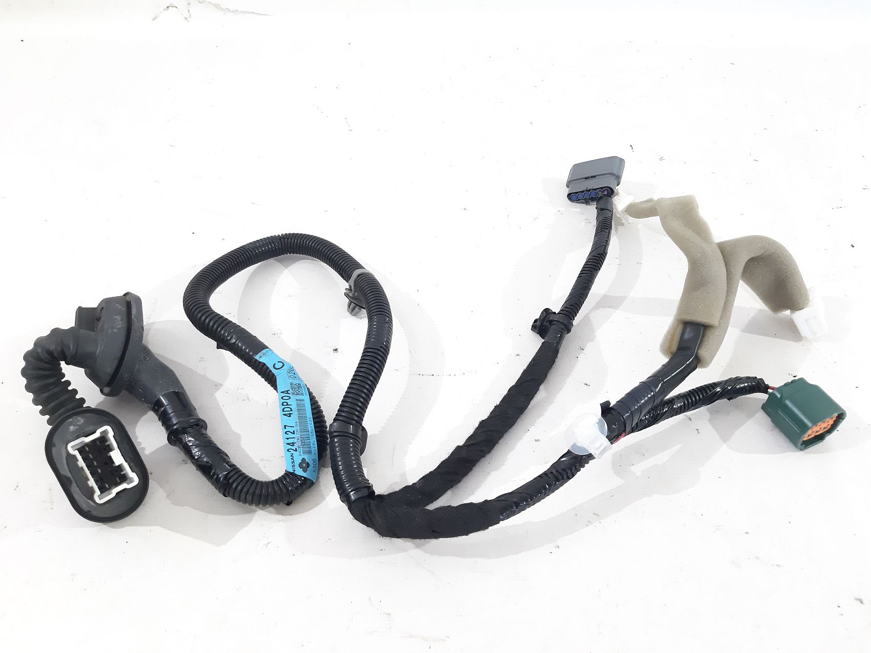 Juke. Проводка двери задней левой Nissan Juke 2011-2017 241274DP0A Nissan Juke