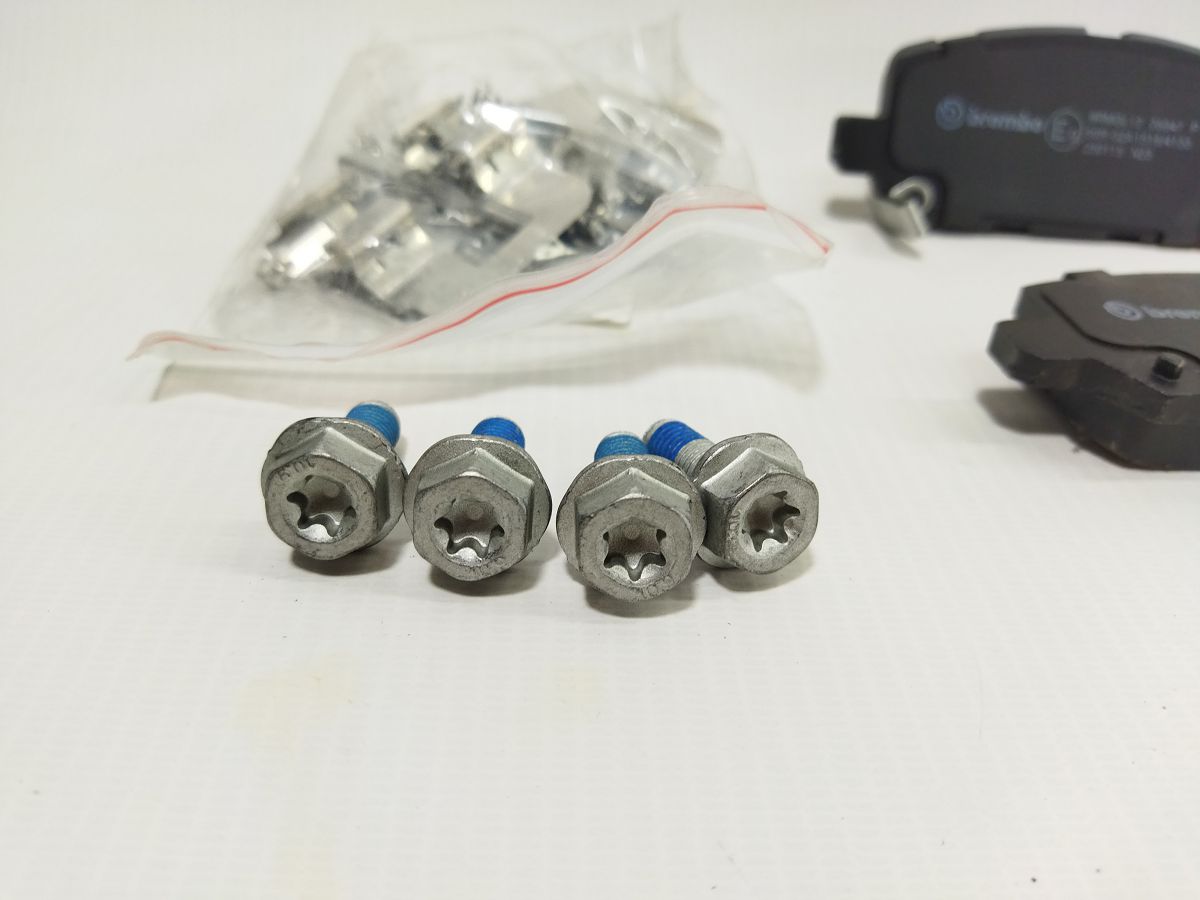 Колодки гальмівного диска Гальмівні колодки задні Honda M-NV 2020-2023 Honda 43022T7JH35 4