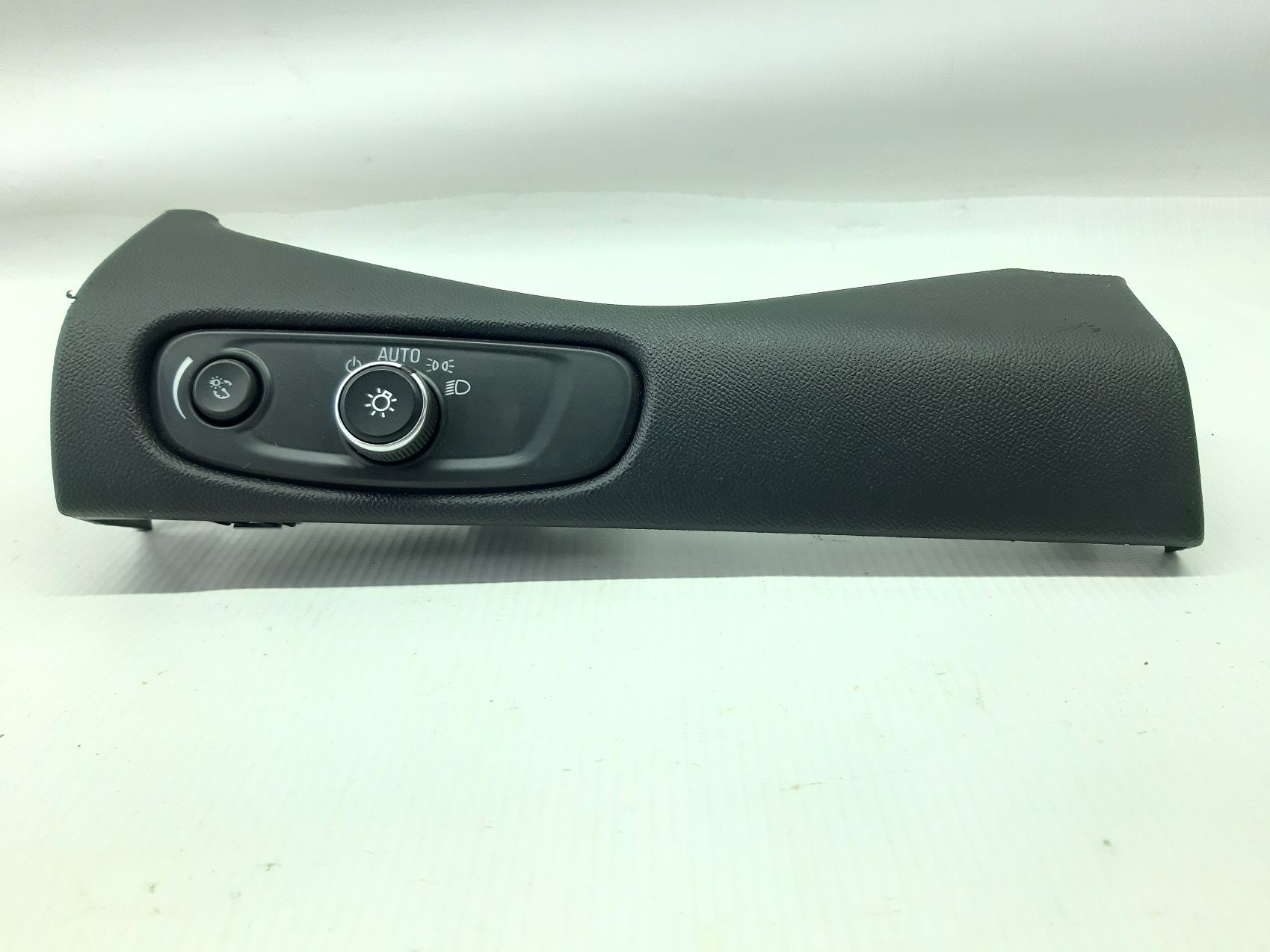 Malibu. Вимикач світла Chevrolet Malibu 2016-2021 84192536 Chevrolet Malibu