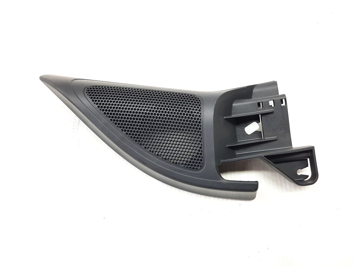 Golf Кутник внутрішній під динамік двері передньої правої Volkswagen Golf 2010-2014 5K0837974K82V Volkswagen Golf 3 Golf Кутник внутрішній під динамік двері передньої правої Volkswagen Golf 2010-2014 5K0837974K82V Volkswagen Golf 3