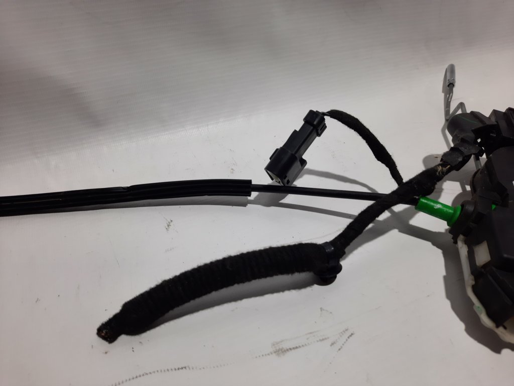 Volt Замок дверей задньої лівої Chevrolet Volt 2010-2016 13579553 Chevrolet Volt 8