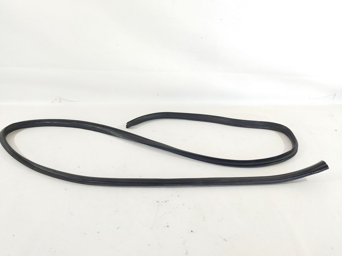 Forester. Ущільнювальна гумка прорізу дверей передньої правої Subaru Forester 2014-2018 63511SG001 Subaru Forester Forester. Ущільнювальна гумка прорізу дверей передньої правої Subaru Forester 2014-2018 63511SG001 Subaru Forester