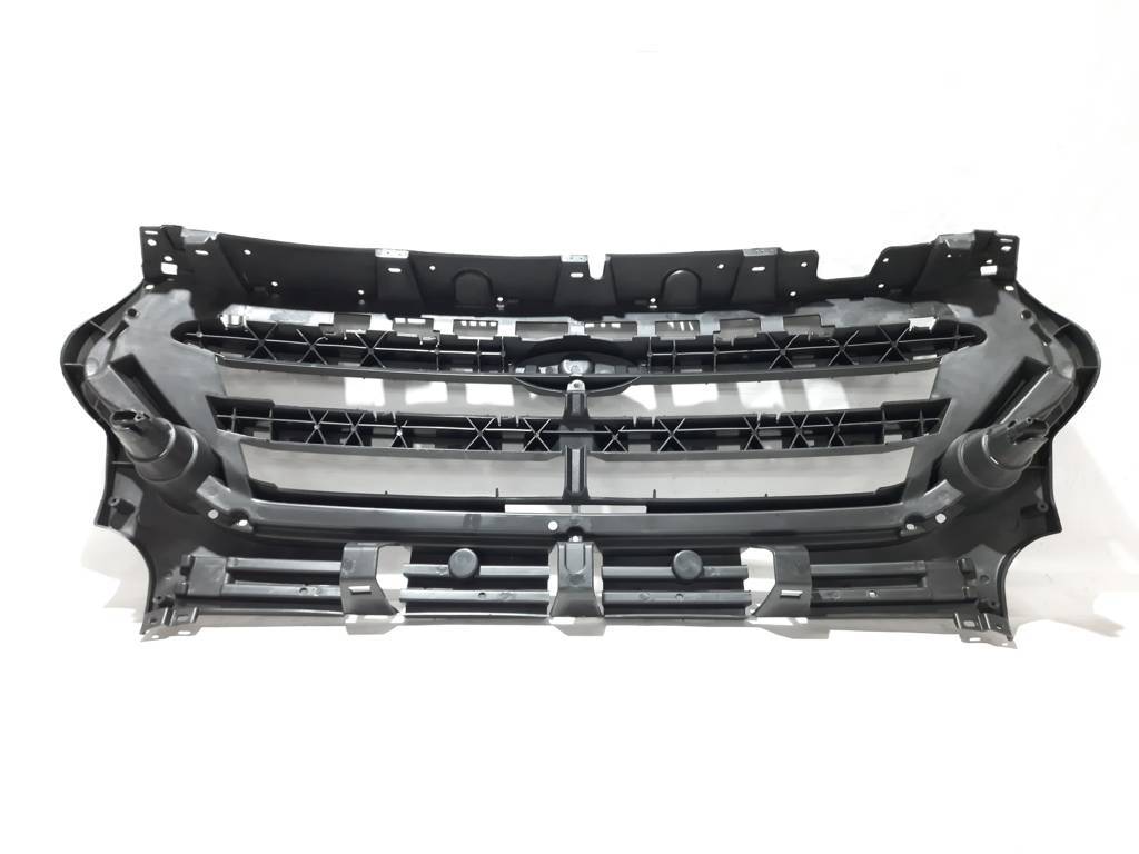  Основа решетки радиатора Ford Escape `16-19 Ford Escape 5