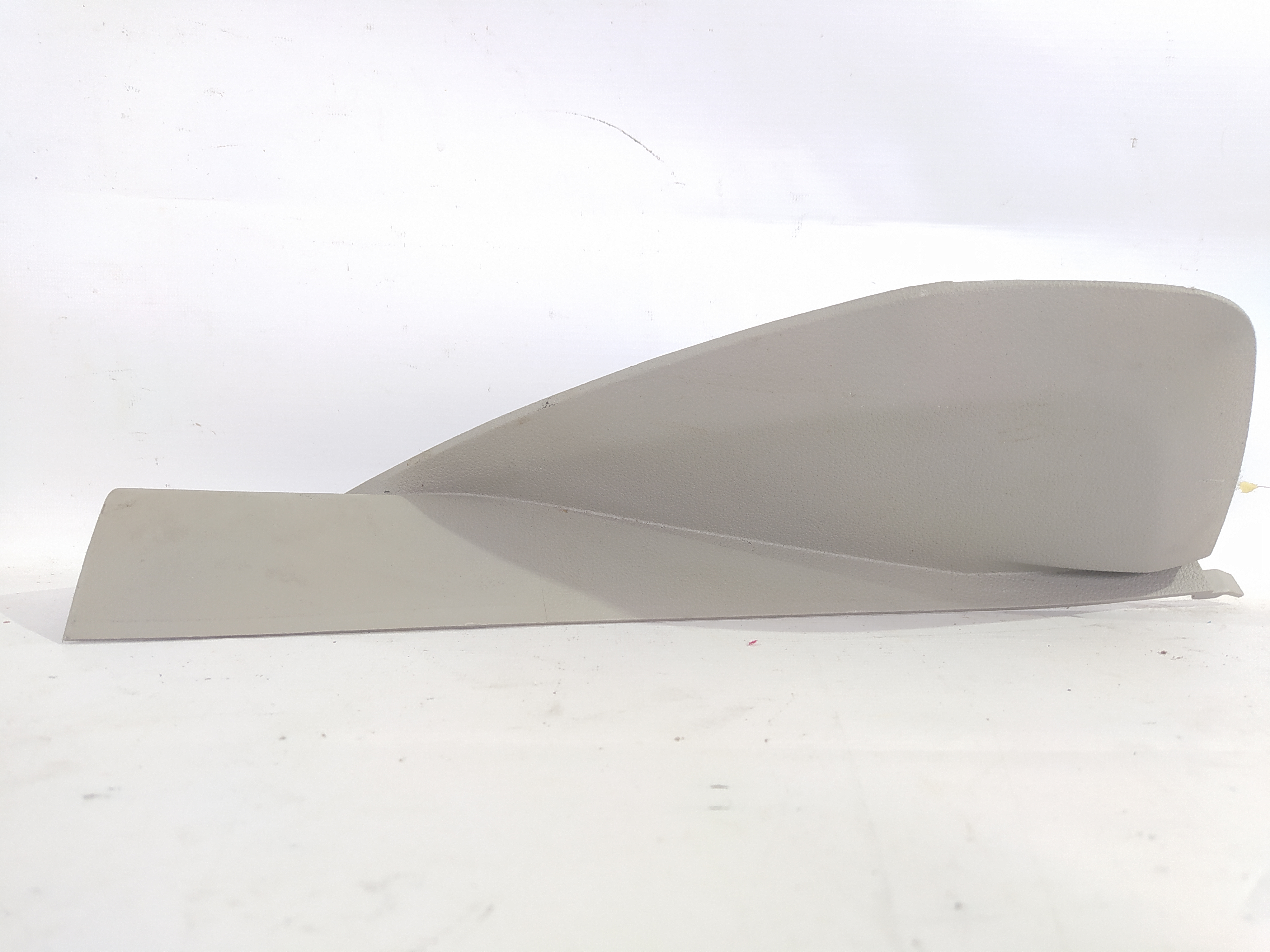 C-max. Обшивка задней стойки правая Ford C-Max 2013-2018 DM5Z5852018AA Ford C-Max